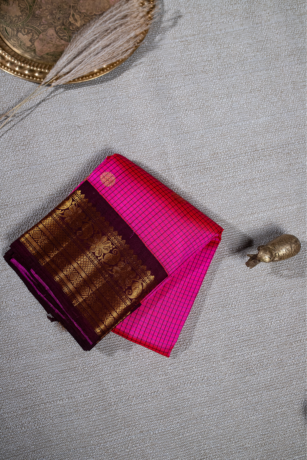 Hot pink & maroon gadwal pattu