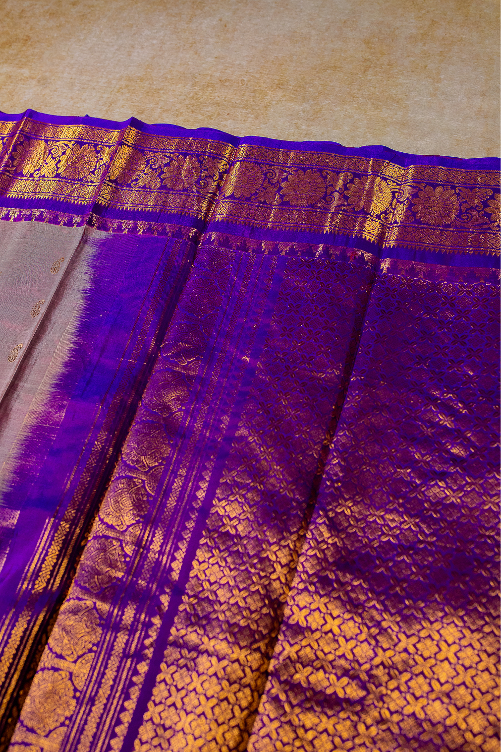 Lilac grey & Purple Gadwal Pattu