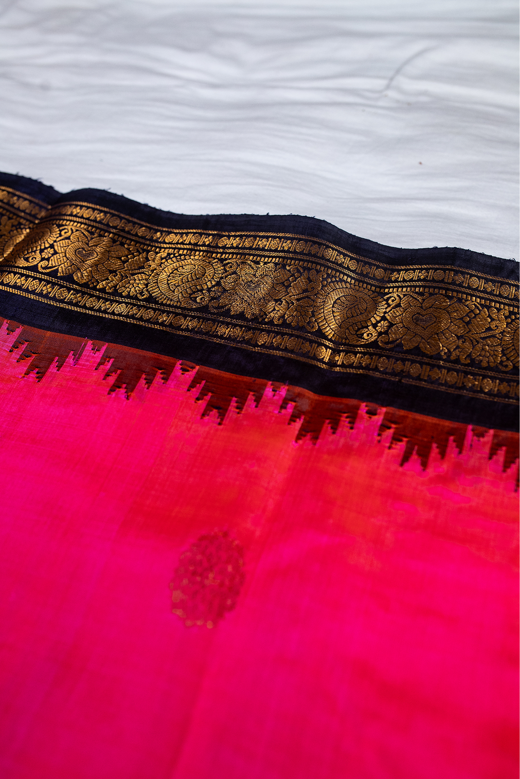 Fuschia & Navy Gadwal pattu