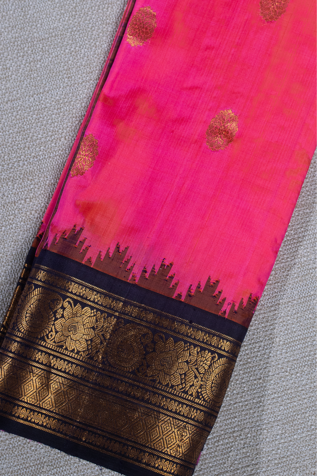 Fuschia & Navy Gadwal pattu