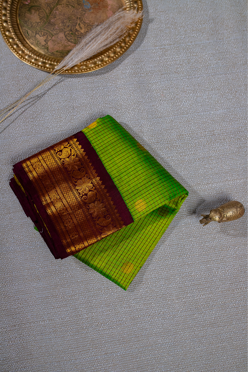 Lime green & Maroon gadwal pattu