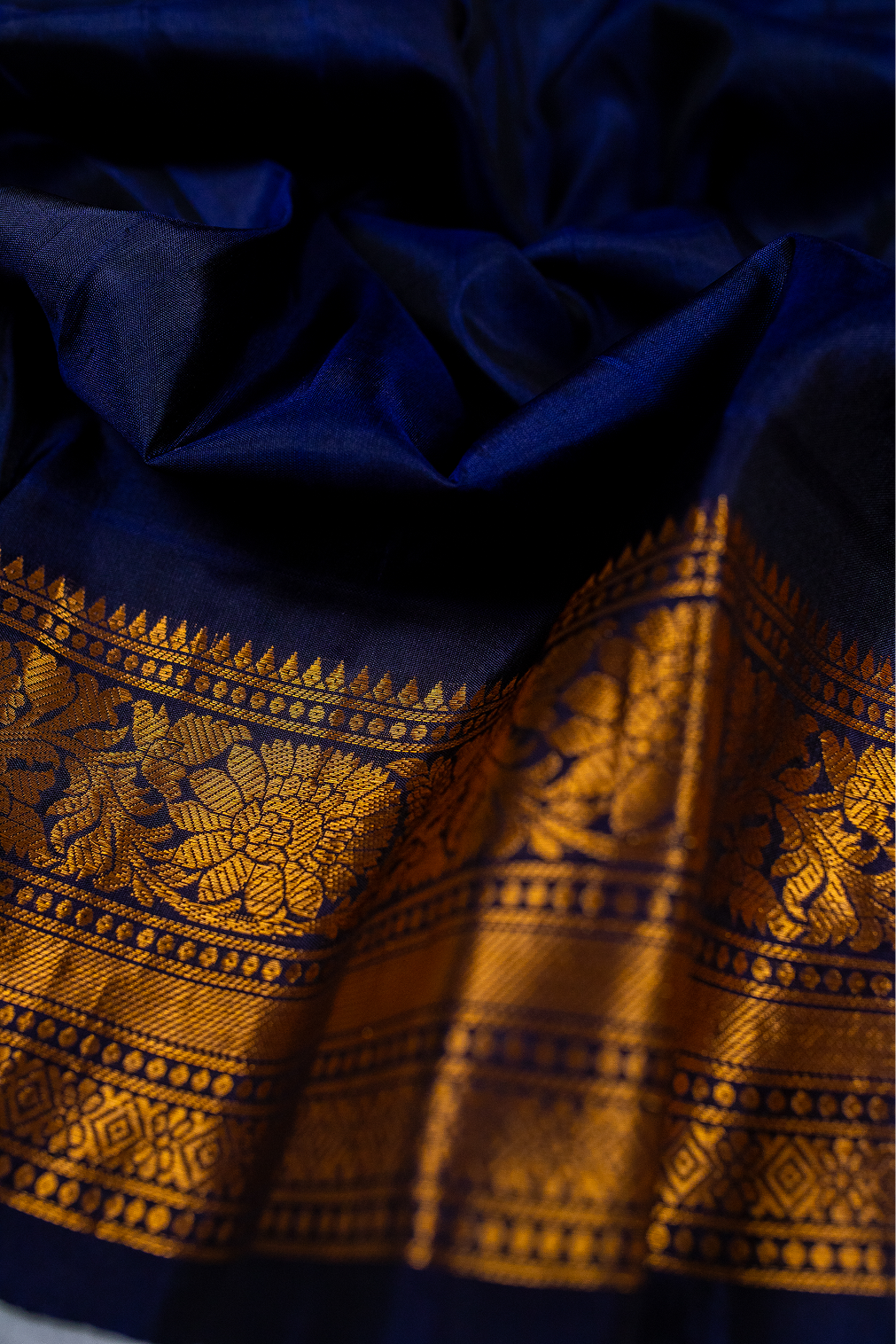 Peach& Navy Blue Gadwal Pattu