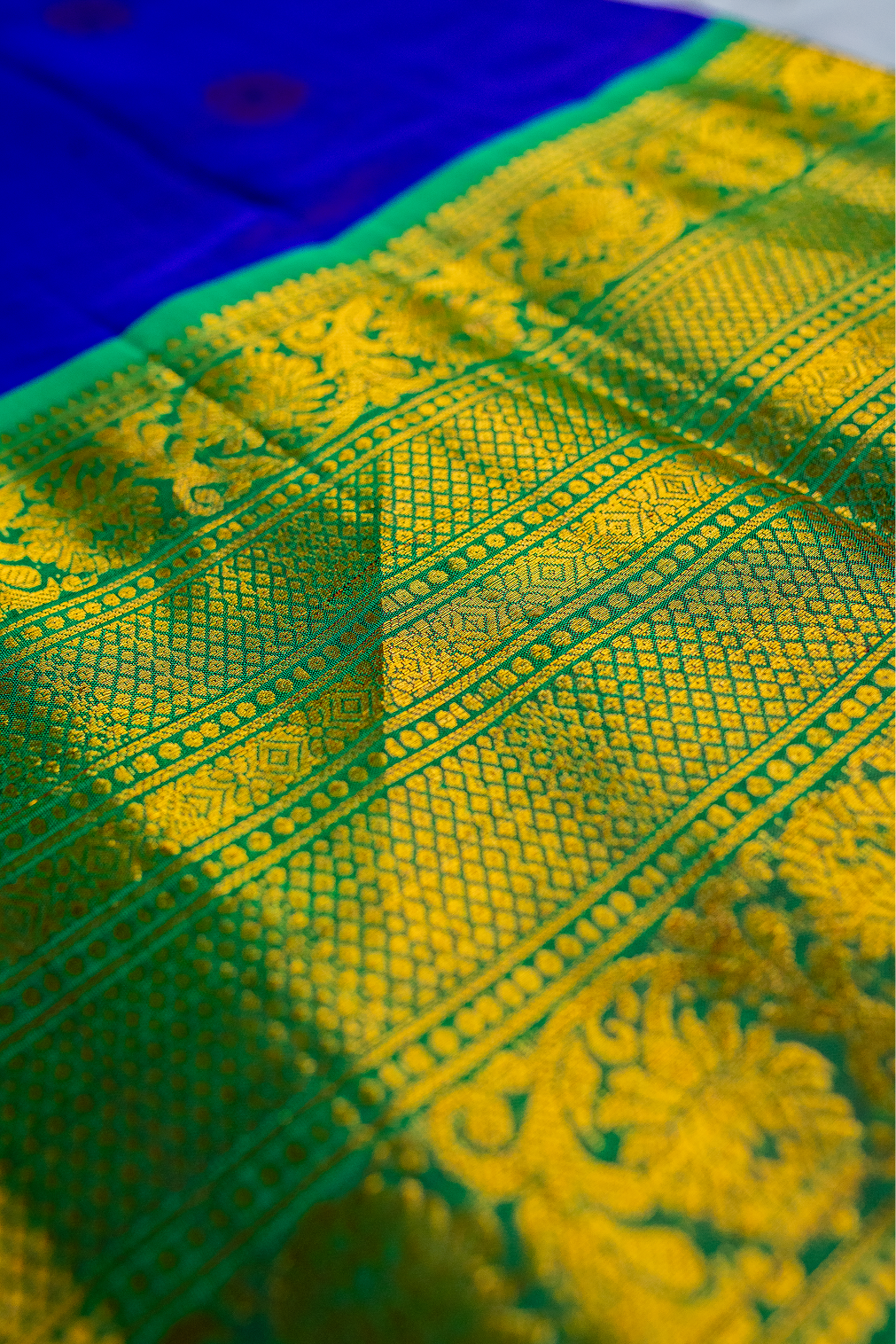 Royal Purple & Emerald Green Gadwal Pattu
